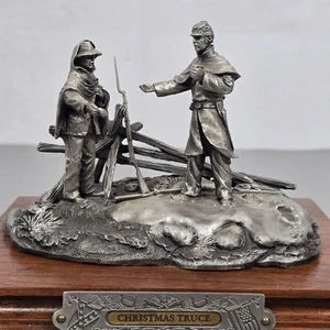 Chilmark Zinn Bürgerkrieg Weihnachten Waffenstillstand Skulptur Limited Edition Holzsockel - Bild 1 von 20
