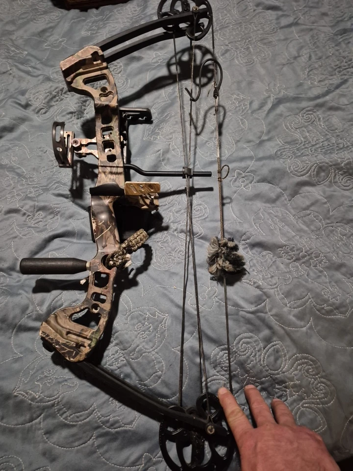 Barnett Vortex Youth Compound Bow - Image 1 of 1