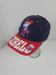 Vintage 90er seltene Mississippi Rebellen "Ole' Miss" große Schrift Druckknopflasche Mütze - Einheitsgröße - Bild 1 von 11