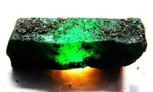 141.65 Carat Loose Gemstone CERTIFIED Green Emerald Natural Uncut Raw Rough - Picture 1 of 7