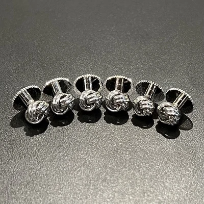 Conjunto de tachuelas de camisa de vestir con nudo de color plateado liso (6 piezas) regalo de boda para hombre en caja Foto 1 de 4