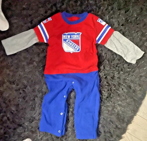 NHL ONE PIECE NEW YORK RANGERS BABY OUTFIT OR PAJAMAS SIZE 18 MONTH Cover
