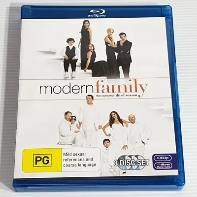 Modern Family : Season 3 Blu-ray 2012 3-Disc Set - Image 1 of 4