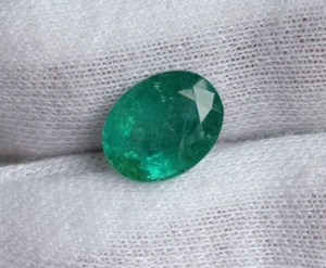 Pietra preziosa sciolta non riscaldata verde vivace Zambia taglio ovale taglio non trattata 2,73 ct - Foto 1 di 8