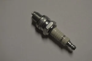 CHAMPION Spark Plug | RL95YC | 929 - Picture 1 of 2