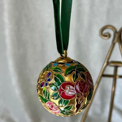 Round Metal Gold Tone Raised Rope Wire Cloisonné Floral BerryChristmas Ornament - Image 1 of 4