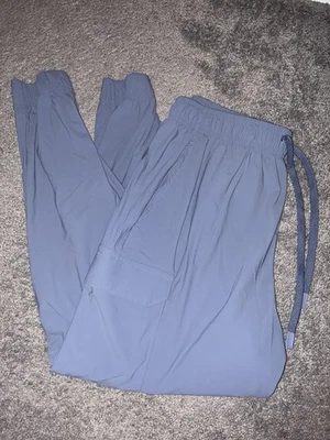 Pantalones cargo Swish activos talla grande Tek Gear para hombre con bolsillo en la espalda  Foto 1 de 3