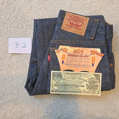 Pantalones de mezclilla Levis 701XX 1987 vintage como nuevos 26x32 Deadstock STF botón mosca nuevos con etiquetas Foto 1 de 4