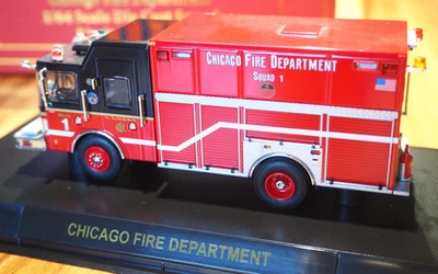 Code 3 CFD 1:64 Limited Edt. Chicago Squad 1 Heavy Rescue - Bild 1 von 4
