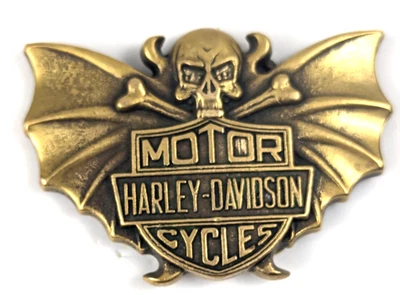 Harley Davidson 1981 vintage hebilla de cinturón de latón macizo barón calavera alas escudo Foto 1 de 4