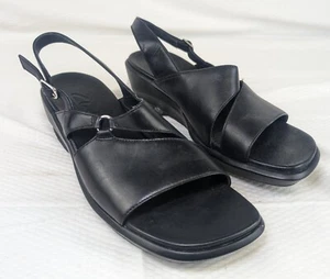 Clarks Black Sandals Buckle Strap Women's Size 8M - Picture 1 of 9