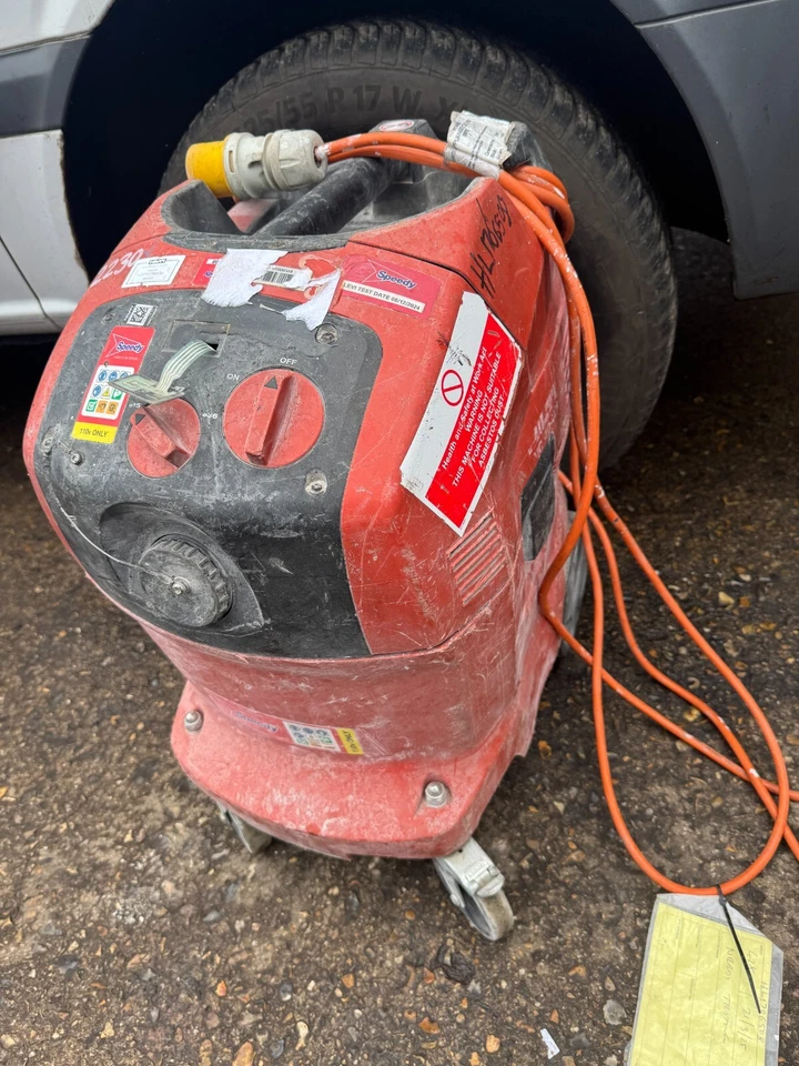 ⭐ HILTI VC 40 -UM 110V WET & DRY VACUUM CLEANER INDUSTRIAL  GWO FREE POST 2230 ⭐ - Image 1 of 4