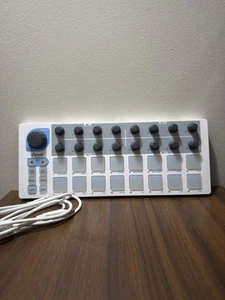 Arturia BEATSTEP Pad Controller Sequencer USB MIDI White - Picture 1 of 4