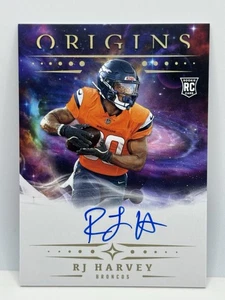 2025 Panini - Origins Football RJ Harvey Rookie Autografi RC Auto #RA-RJH - Foto 1 di 2