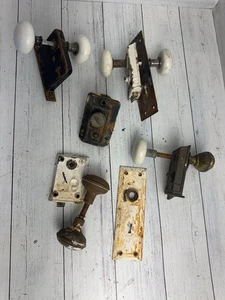 Vintage Einsteckschlösser verziert Messing und Porzellan Türknöpfe - Bild 1 von 5