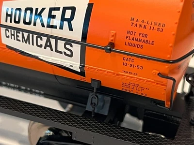 Atlas O-Scale 2-Rail 11,000 Gallon Tank Car Hooker (Montague) #74459 9240-2 - Image 1 of 4