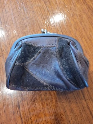 Monedero vintage años 70 hippie marrón retazos cuero y gamuza doble cara  Foto 1 de 4