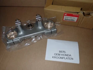 Honda NOS OEM CR125 CR250 1994 Top Triple Clamp Fork Top Bridge 53230-KZ4-710 - Picture 1 of 1