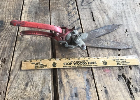 Vintage Metal Shears Industrial Red No 65 Garden Trimming Works Cover