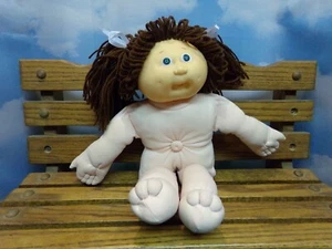 CABBAGE PATCH DOLL THESE ARE BECOMING RARE GIRL 00 - Bild 1 von 4