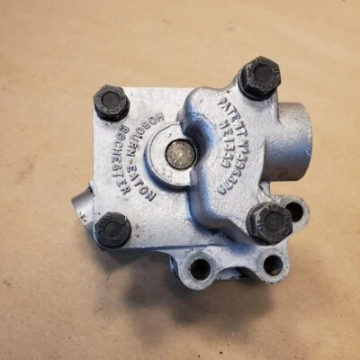 Jaguar XK150 XKE E-Type MK2 MK9 Original Oil Pump Assembly C217652 OEM - Image 1 of 4