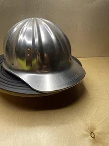 Vintage Fibre Metal US Government SuperLite Aluminium Hard Hat mit Aufkleber, Leder! - Bild 1 von 10