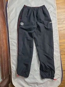 Umbro Manchester United Warm Up Track Pants Men’s Size Medium M Black Ankle Zip - Picture 1 of 13