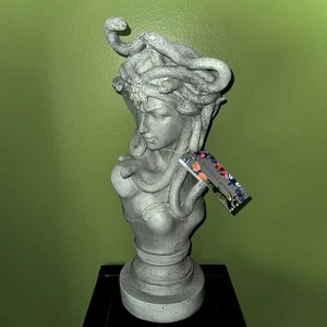 CHRISTIAN LACROIX Medusa Büste Halloween Tischdeko Neu mit Etikett griechische Mythologie - Bild 1 von 4