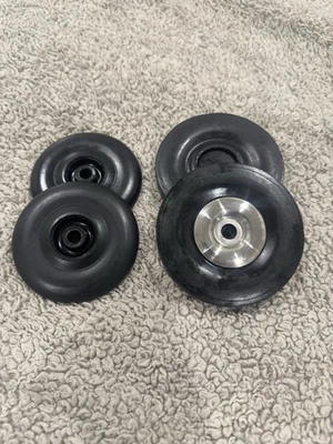 Pneus de carro Tether Dooling Frog  - Imagem 1 de 4