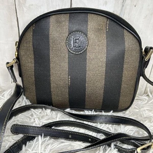 Auténtico Bolso de Hombro FENDI Cartera FF Pecan PVC Cuero Marrón Negro - Imagen 1 de 24