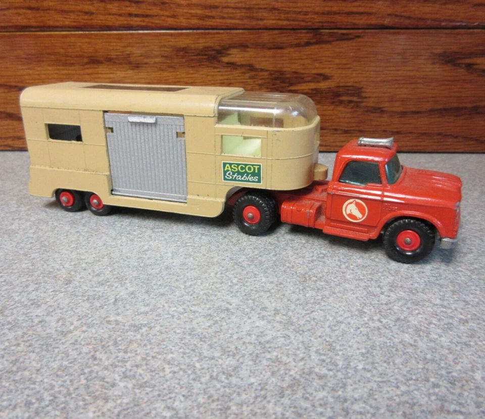 Matchbox original KING : K-18-A Articulated Horse Box : 1967 : RARE Condition - Image 1 of 4