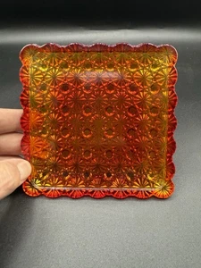 Vintage Gänseblümchen und Knöpfe Glas Tablett 5,5 cm Quadrat Amberina - Bild 1 von 5