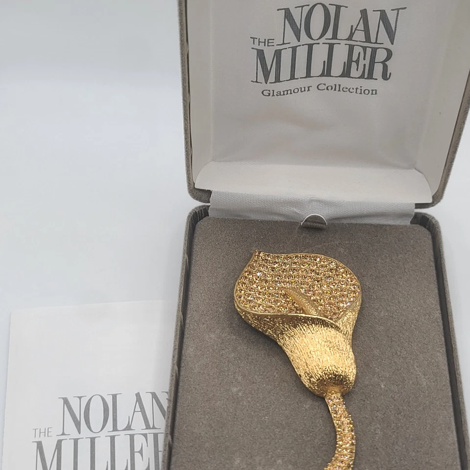 Broche Nolan Miller Flor Lirio Estrás Tono Dorado Firmado En Caja Foto 1 de 4