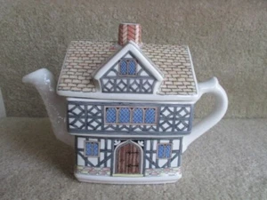 Sadler English Country Houses Tudor House Teapot # 4437 Henry VIII England - Picture 1 of 11