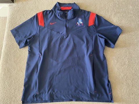 Nike NFL New England Patriots Sideline Throwback Logo Pullover Men's Size XL Cover