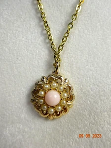 Vintage Sarah Coventry Flower Pendant Faux Pearls & Pink Necklace Delicate - Picture 1 of 5