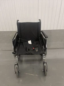 Invacare 9000 XDT Foldable Wheelchair - Picture 1 of 18