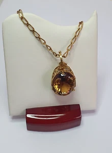 Rosewood pendant display with faux Ivory leather(Pendant and chain not included) - Bild 1 von 5