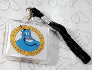 Aladdin Genie Disneyland College Program Keychain - Picture 1 of 2