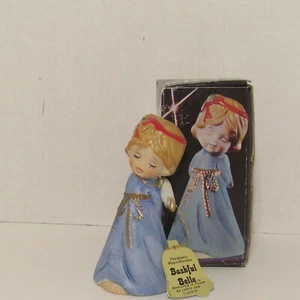 Ángel de porcelana bisque Bashful Belle 1978 vintage con campana, coleccionable por Jasco - Imagen 1 de 16