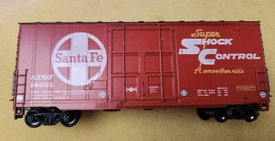 40’ Santa Fe High Cube Super Shock Control Box Car ATSF #14021 HO Athearn - Image 1 of 4