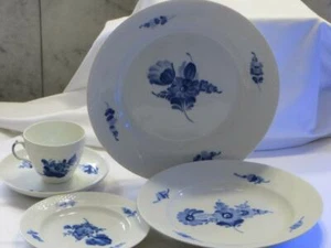 Early Royal Copenhagen 10/8097 5P Dinner Set Porcelain Blue Flower braided EUC - Picture 1 of 12