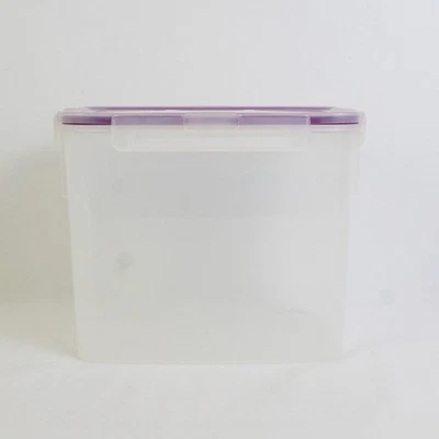 Snapware 17 Cups Clear Plastic Food Storage Container - Image 1 of 4
