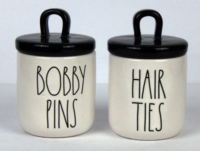 Juego de frascos con tapas pequeños de tocador de cerámica para corbatas y horquillas Rae Dunn Foto 1 de 4