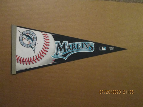 MLB Florida Marlins Vintage Circa 2004 Wincraft Team Logo Baseball Pennant Cover