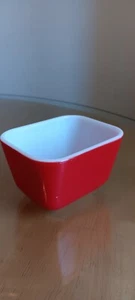 Vintage Pyrex # 0501 Small 1.25 cup RED Refrigerator Dish Container No Lid - Picture 1 of 10
