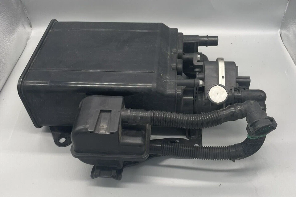AO8-1805 2006-2015 LEXUS IS250 IS350 BOTE DE CARBÓN DE VAPOR DE COMBUSTIBLE PIEZAS DE FABRICANTE ORIGINAL Foto 1 de 4