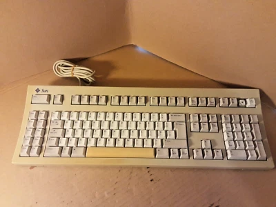 VINTAGE SUN Model Type 5C , UK Keyboard 320-1247-02, ONE KEY MISSING - Image 1 of 4