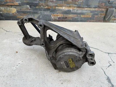 1988 - 1991  Chevrolet Corvette Air Compressor  Bracket C4 A/C  Chevy 10055751 - Image 1 of 2