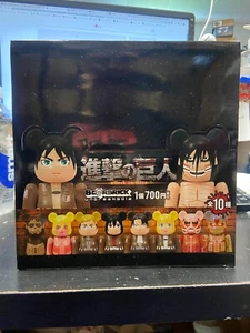 Attack on Titan 100% Bearbrick with Keychain 20 pieces BMB Display SEALED IC - Picture 1 of 3